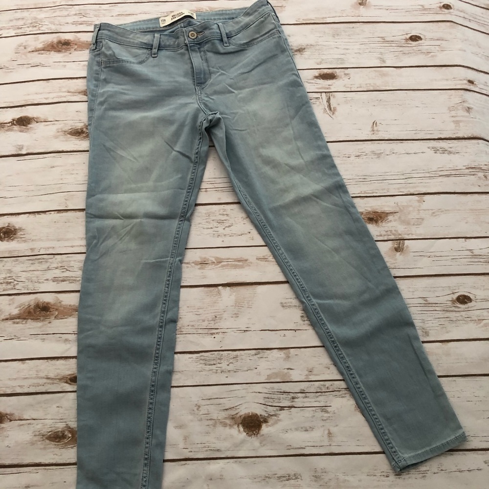 EUC Hollister Skinny Jeans 👖 11R